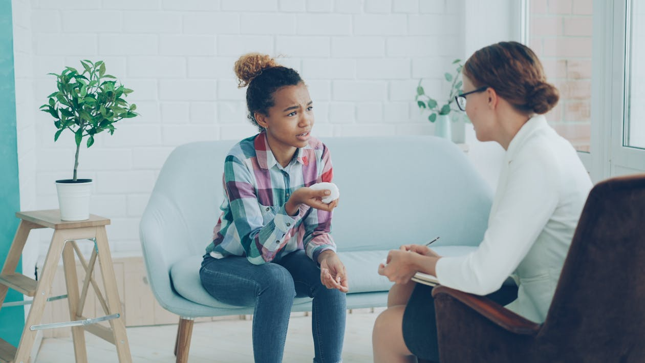 high school student support, guiding high school students, high school mentorship programs, student academic advising, extracurricular activity guidance, college preparation high school, high school counselor services, student success strategies, high school coaching programs, student leadership development